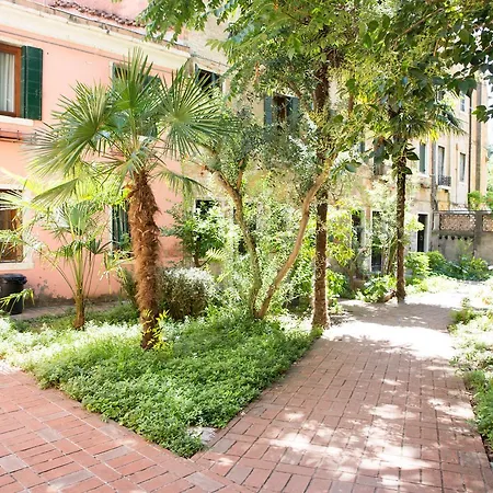 Appartamento Giardino Segreto *